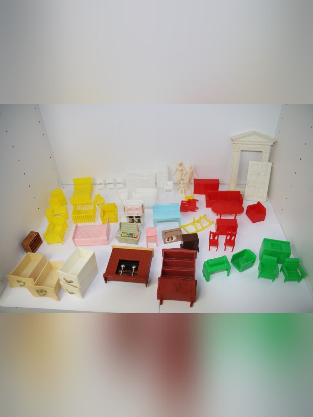 Assorted Vintage Dollhouse Furniture Set - Multicolor